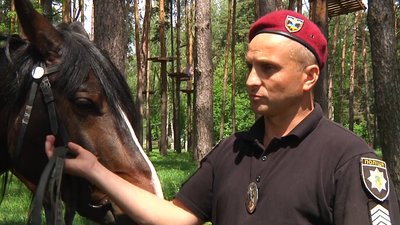 У житомирському Гідропарку після карантину на патрулювання вийшов кінний патруль У житомирському Гідропарку після карантину на патрулювання вийшов кінний патруль