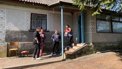Родина з Херсончищи поселилася на Тернопільщині Родина з Херсончищи поселилася на Тернопільщині