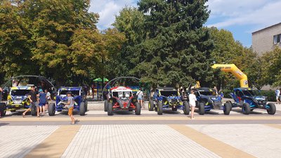 Квадроцикли учасників чемпіонату, Знам'янка, 26 серпня 2023 року Квадроцикли учасників чемпіонату, Знам'янка, 26 серпня 2023 року