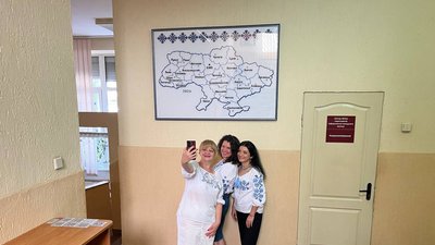 В Ужгороді презентували вишиту мапу України