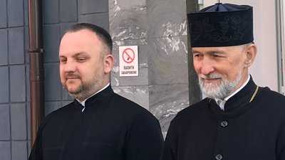У Житомирі представники ПЦУ оновлюють свої дані у ТЦК У Житомирі представники ПЦУ оновлюють свої дані у ТЦК