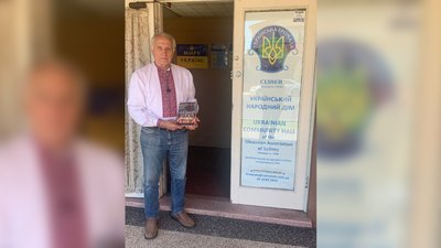Переможець аукціону з книгою "Чернігів у вогні" Переможець аукціону з книгою "Чернігів у вогні"