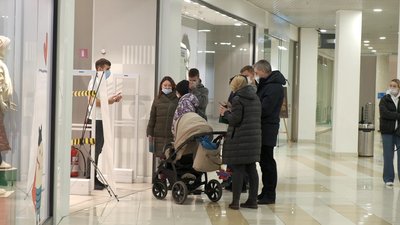 "Червона" зона на Вінниччині: як працюватимуть кафе, ТРЦ та магазини після посилення карантину