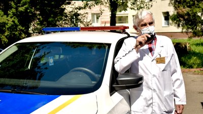 "Сигналили й аплодували": як у Рівному силовики дякували медикам "Сигналили й аплодували": як у Рівному силовики дякували медикам