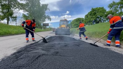 У Прилуках розпочали ямковий ремонт доріг: скільки грошей на це виділили та які вулиці планують оновити У Прилуках розпочали ямковий ремонт доріг: скільки грошей на це виділили та які вулиці планують оновити