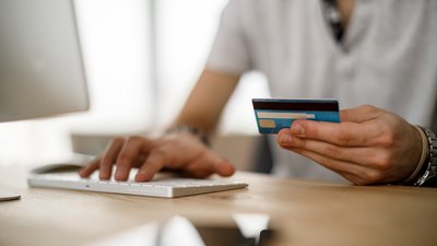 Хотів заробітку з відсотками: чернігівець перерахував шахраям майже 94 тисячі гривень