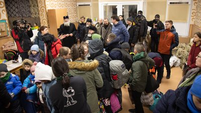 Вихованці школи-інтернату, яких евакуювали з Бердянська, поїдуть до Італії