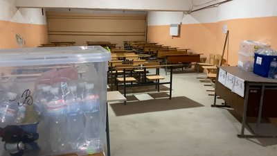 Нечистоти затопили укриття: у Прилуках учнів ліцею відправили на дистанційне навчання Нечистоти затопили укриття: у Прилуках учнів ліцею відправили на дистанційне навчання