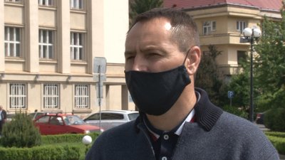 "Хлопок. Собака. Ми зреагували". Нардеп від "Cлуги народу" розповів про підпал на подвір’ї