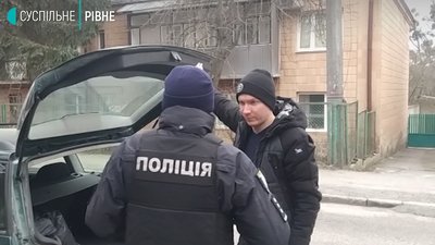 «Хто як хоче, так і паркує, хто як хоче, ставить»: депутату Рівнеради складно доїхати міськвиконкому «Хто як хоче, так і паркує, хто як хоче, ставить»: депутату Рівнеради складно доїхати міськвиконкому