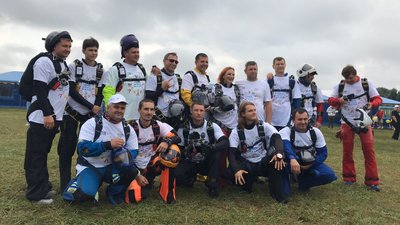 Гопак у небі і на землі: до Дня Незалежності на Дніпропетровщині влаштували шоу Гопак у небі і на землі: до Дня Незалежності на Дніпропетровщині влаштували шоу