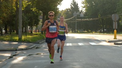 Тисяча учасників із всієї України взяли участь у "Вінницькому напівмарафоні" Тисяча учасників із всієї України взяли участь у "Вінницькому напівмарафоні"