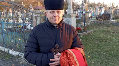 Священник Священник