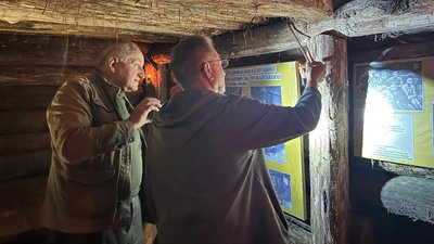 Двоє черкащан відновлюють туристичні локації Смілянщини