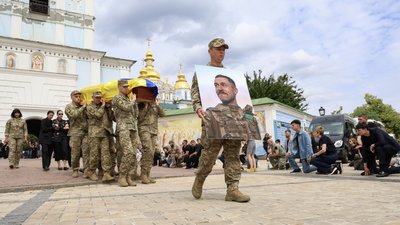 У Києві попрощалися з актором і військовим Юрієм Феліпенком, який загинув на фронті