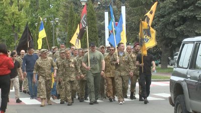 Марш Героїв у Хмельницькому: привід згадати як про загиблих, так і тих, що живуть серед нас героїв