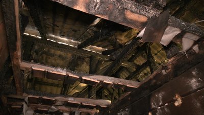 На Франківщині у сім’ї бійця ЗСУ згорів будинок. Людей просять допомогти