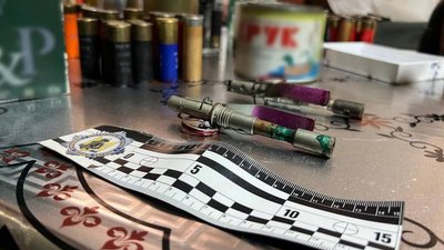 На Черкащині чоловік застрелив з рушниці сусіда і поранив матір На Черкащині чоловік застрелив з рушниці сусіда і поранив матір