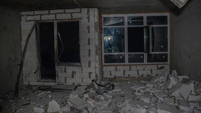 На Одещині внаслідок атак РФ пошкоджено багатоповерхівки, підприємство та будівлю банку На Одещині внаслідок атак РФ пошкоджено багатоповерхівки, підприємство та будівлю банку