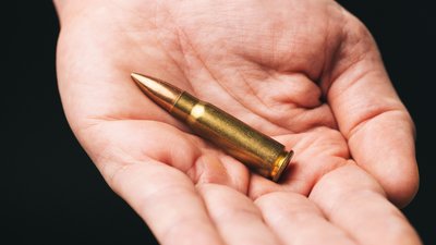 Чоловік загинув внаслідок вибуху на Чернігівщині: знайшов патрон та хотів розібрати
