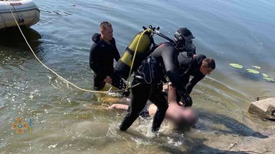 На Полтавщині з річки дістали мертвого чоловіка