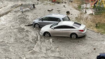У Львові через сильну зливу підтоплені вулиці та не курсує частина електротранспорту У Львові через сильну зливу підтоплені вулиці та не курсує частина електротранспорту