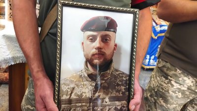 У Полтаві попрощалися із солдатом Владиславом Мурляном, які загинув на війні з РФ