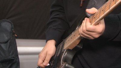 Змагатимуться і збиратимуть кошти на ЗСУ: у Черкасах відбудеться гітарний батл