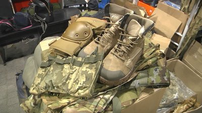 У Луцьку волонтери оголосили збір коштів на спорядження для бійців У Луцьку волонтери оголосили збір коштів на спорядження для бійців