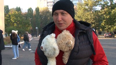 Учні черкаської школи долучилися до святкування Дня плюшевого ведмедя Учні черкаської школи долучилися до святкування Дня плюшевого ведмедя