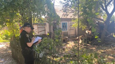 Через обстріл Нікопольщини військами РФ поліція відкрила кримінальну справу: двоє поранених, пошкоджені 40 будинків