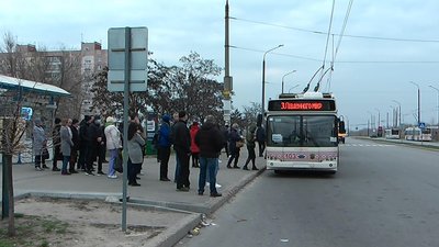 У Запоріжжі три дні діють обмеження у громадському транспорті - містяни незадоволені