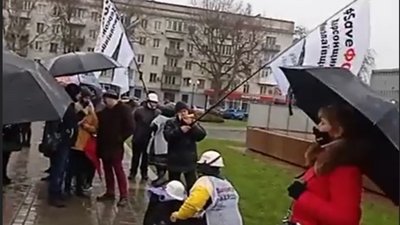 У Херсоні підприємці мітингують проти посиленого карантину У Херсоні підприємці мітингують проти посиленого карантину