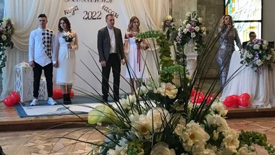 У День закоханих у Луцьку одружилися 12 пар молодят