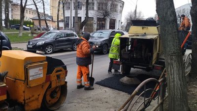 На Волині триває обстеження стану автомобільних доріг На Волині триває обстеження стану автомобільних доріг