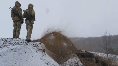 На Сумщині продовжили укріплювати кордон попри початок морозів (ВІДЕО) На Сумщині продовжили укріплювати кордон попри початок морозів (ВІДЕО)