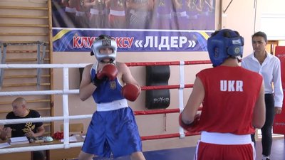 В Новгороді-Сіверському проходить відкритий чемпіонат міста з боксу
