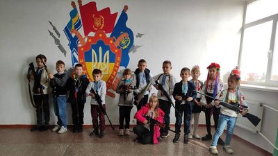 Учні в школі Учні в школі