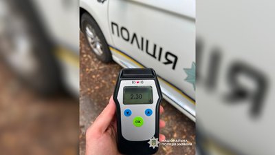 Нетвереза водійка за кермом на Чернігівщині у Городні на електроскутері