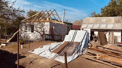 "Морально важко": як у селі на Черкащині відновлюють будинки після удару "шахедом" "Морально важко": як у селі на Черкащині відновлюють будинки після удару "шахедом"