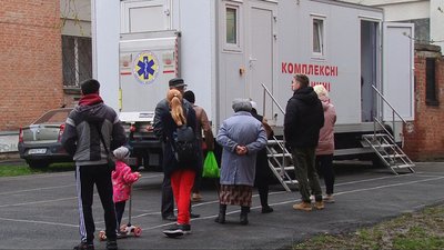 У Полтаві закордонні медики надають допомогу переселенцям у мобільній амбулаторії: як це працює У Полтаві закордонні медики надають допомогу переселенцям у мобільній амбулаторії: як це працює