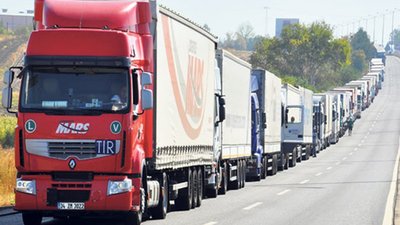 Обмеження руху для вантажівок на Закарпатті: карта місць відстою