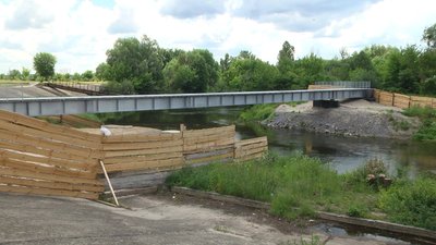 У Нетішині досі не здали в експлуатацію міст через річку Горинь, який почали будувати у липні минулого року У Нетішині досі не здали в експлуатацію міст через річку Горинь, який почали будувати у липні минулого року