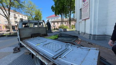 Двері Тернопільського архикатедрального собору відправили на реставрацію