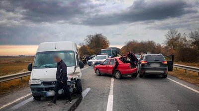 На трасі "Київ-Чоп" трапилася ДТП: рух відновили