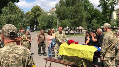 У Полтаві прощаються із загиблими бійцями Олександром Нехаєавим та Сергієм Мехедою У Полтаві прощаються із загиблими бійцями Олександром Нехаєавим та Сергієм Мехедою
