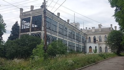 Шарівський палац на Харківщині у 2023 році Шарівський палац на Харківщині у 2023 році