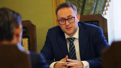 Зеленський звільнив голів Львівської та Закарпатської ОДА