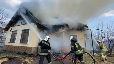 В Оболонському районі Києва снаряд влучив у приватний будинок