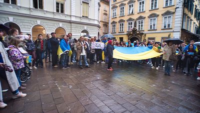 Правозахисниця з Дніпра організувала мітинг на підтримку України в австрійському Граці. ФОТО Правозахисниця з Дніпра організувала мітинг на підтримку України в австрійському Граці. ФОТО